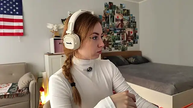 Snapshot of LinaWitch chatting on 03-23-26, 08:29 LinaWitch online show from 03-23-26, 08:29