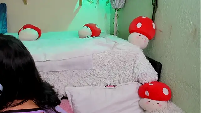 MiaaRose online show from 11-26-25, 05:03