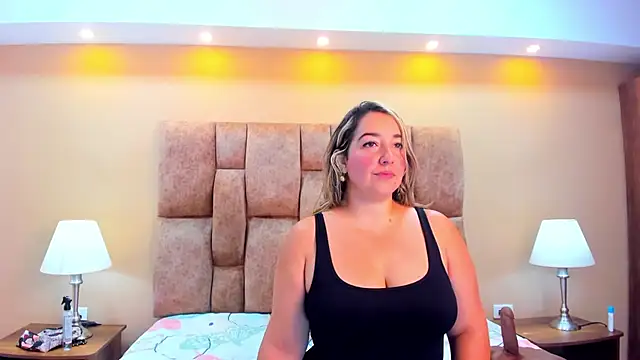 MiiaHot online show from 03-01-26, 02:41