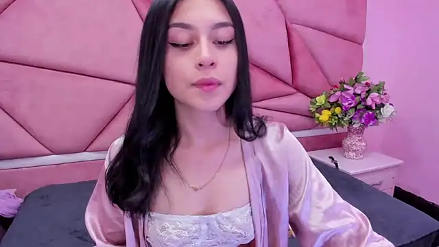 Snapshot of MelodySweett chatting on 12-04-24, 03:15 MelodySweett online show from 12-04-24, 03:15