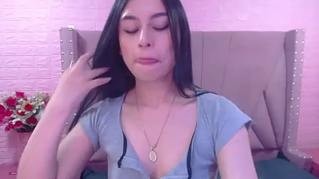 Snapshot of MelodySweett chatting on 12-19-24, 03:07 MelodySweett online show from 12-19-24, 03:07