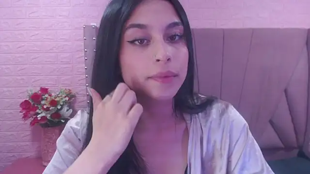 Snapshot of MelodySweett chatting on 12-19-24, 07:07 MelodySweett online show from 12-19-24, 07:07