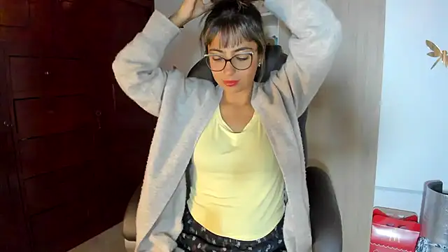 Isabellaa22 1 online show from 03-08-26, 04:05