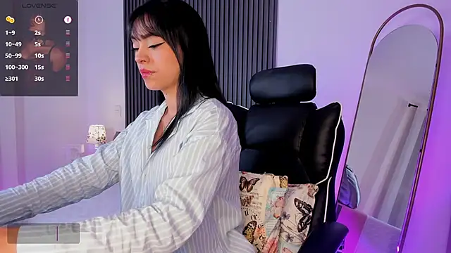 emilyruiz1 online show from 02-18-25, 11:33