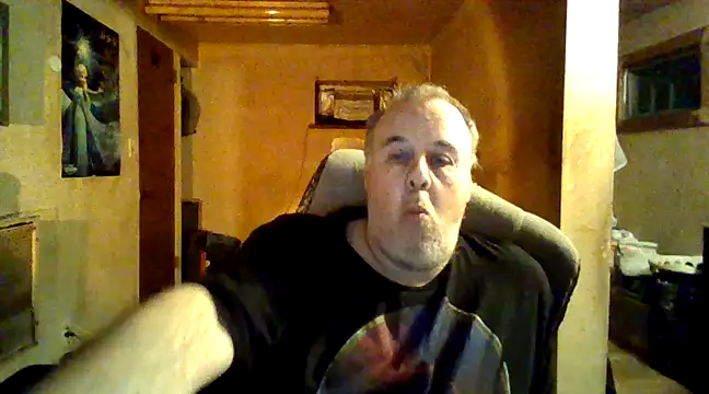 Snapshot of Nightshade7712 chatting on 12-16-24, 01:42 Nightshade7712 online show from 12-16-24, 01:42