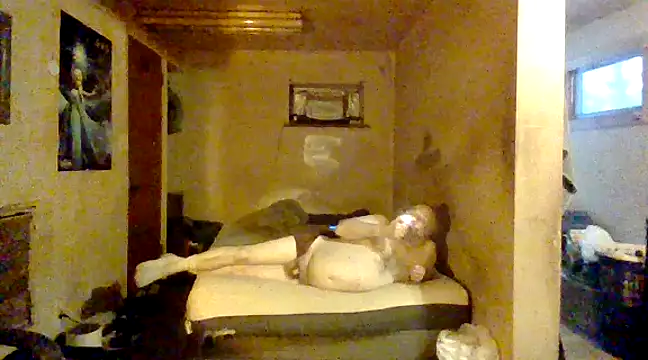 Snapshot of Nightshade7712 chatting on 12-26-24, 09:37 Nightshade7712 online show from 12-26-24, 09:37