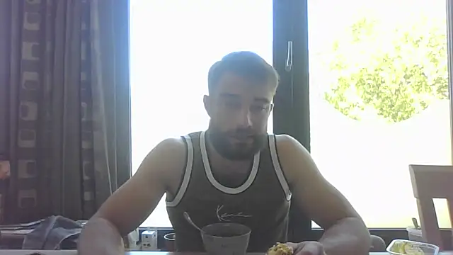 Snapshot of Vekie_007 chatting on 05-01-26, 12:21 Vekie 007 online show from 05-01-26, 12:21