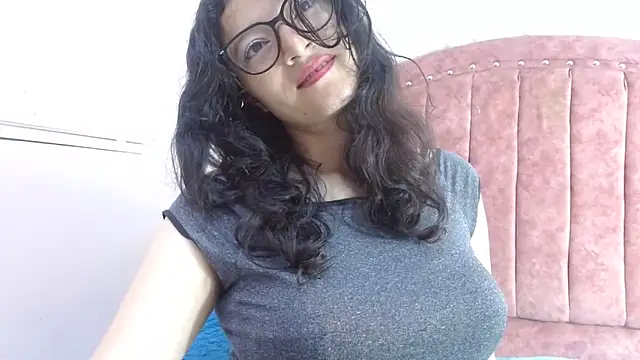 Snapshot of lunazulsj chatting on 01-18-25, 01:40 lunazulsj online show from 01-18-25, 01:40