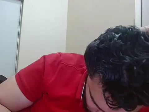 Snapshot of robintoit chatting on 12-15-25, 03:38 robintoit online show from 12-15-25, 03:38