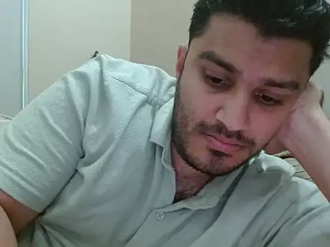 Snapshot of robintoit chatting on 02-01-26, 03:27 robintoit online show from 02-01-26, 03:27