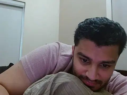 Snapshot of robintoit chatting on 02-02-26, 03:27 robintoit online show from 02-02-26, 03:27