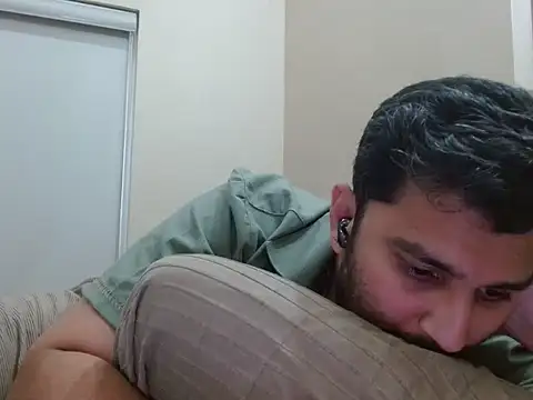 Snapshot of robintoit chatting on 02-14-26, 08:44 robintoit online show from 02-14-26, 08:44