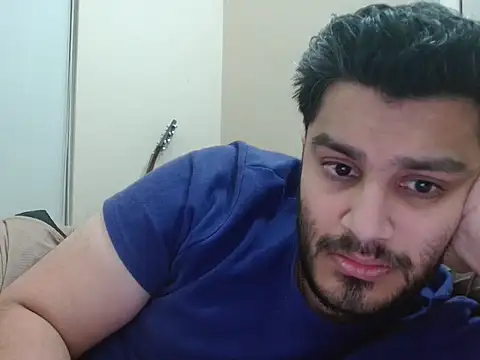 Snapshot of robintoit chatting on 02-18-26, 08:27 robintoit online show from 02-18-26, 08:27