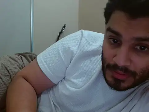 Snapshot of robintoit chatting on 02-23-26, 06:44 robintoit online show from 02-23-26, 06:44