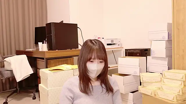 Snapshot of Yui-Ch chatting on 12-22-24, 01:00 Yui-Ch online show from 12-22-24, 01:00