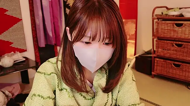 Snapshot of Yui-Ch chatting on 01-08-25, 04:44 Yui-Ch online show from 01-08-25, 04:44