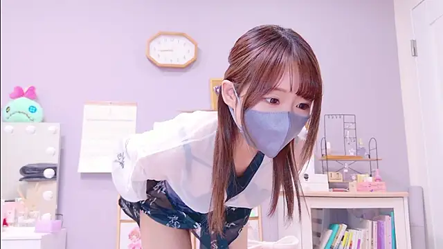 Snapshot of Yui-Ch chatting on 02-17-25, 11:44 Yui-Ch online show from 02-17-25, 11:44