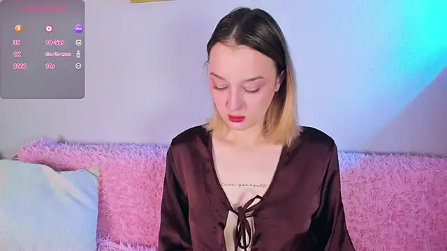 Snapshot of CrystalRey chatting on 11-01-25, 08:16 CrystalRey online show from 11-01-25, 08:16