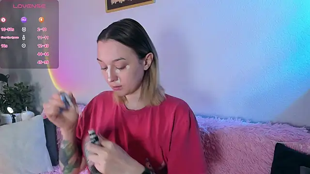 Snapshot of CrystalRey chatting on 11-09-25, 06:44 CrystalRey online show from 11-09-25, 06:44