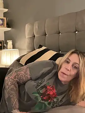 blondebitch2 online show from 02-02-25, 06:42