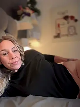 blondebitch2 online show from 11-11-25, 10:04