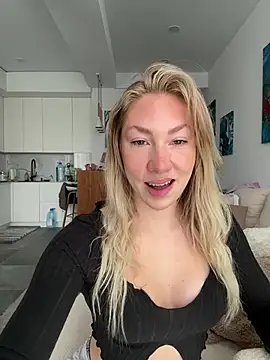 LuisaBecker online show from 01-17-26, 10:31