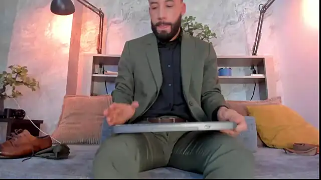 bruno woods online show from 12-15-25, 04:22