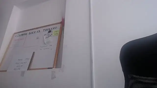 Snapshot of Siren_Indira chatting on 03-08-25, 07:42 Siren Indira online show from 03-08-25, 07:42