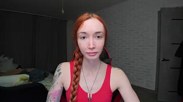 Snapshot of Roxy_Silver chatting on 12-15-25, 07:18 Roxy Silver online show from 12-15-25, 07:18