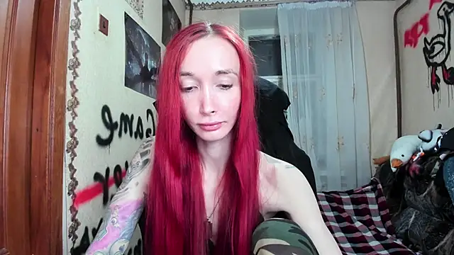 Snapshot of Roxy_Silver chatting on 01-12-26, 07:19 Roxy Silver online show from 01-12-26, 07:19