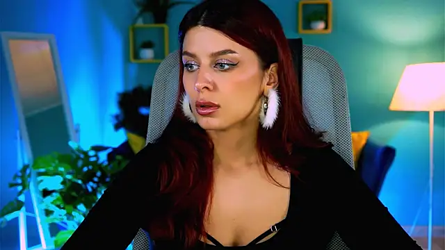 Snapshot of NicoleMun chatting on 12-17-25, 05:08 NicoleMun online show from 12-17-25, 05:08