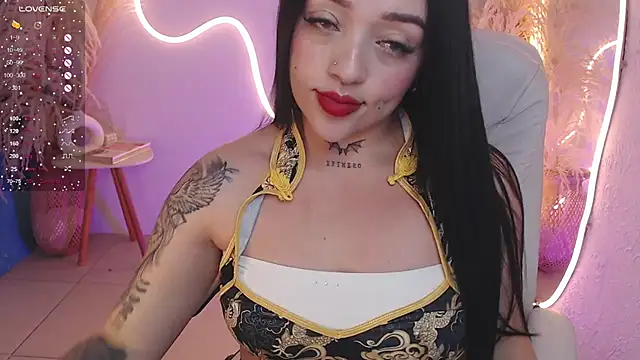 ViolettaHotLatin  online show from 11-24-25, 12:38