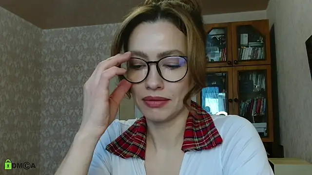 alicia spicy online show from 12-18-25, 05:46