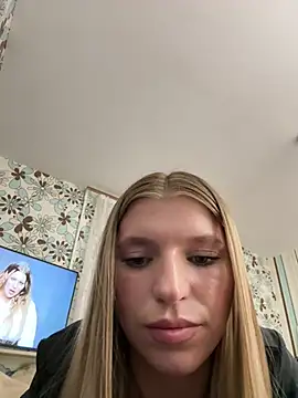 Snapshot of adel_secret chatting on 04-05-26, 07:44 adel secret online show from 04-05-26, 07:44