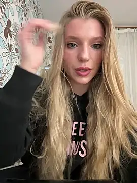 Snapshot of adel_secret chatting on 04-10-26, 06:12 adel secret online show from 04-10-26, 06:12