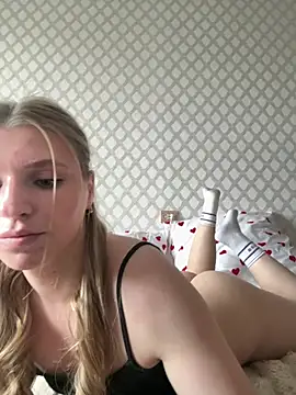 Snapshot of adel_secret chatting on 06-14-26, 11:45 adel secret online show from 06-14-26, 11:45