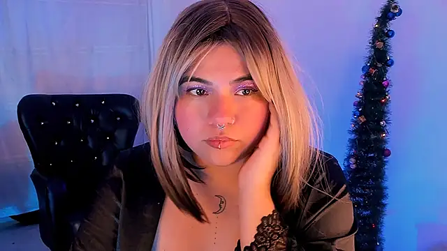 Snapshot of Samanta_cutee chatting on 01-06-25, 02:47 Samanta cutee online show from 01-06-25, 02:47