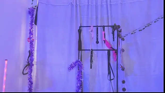 Samanta cutee online show from 12-19-25, 01:40