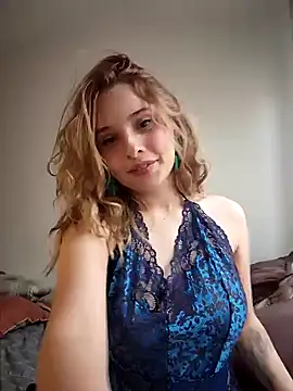 Sophy Bunny online show from 12-06-24, 07:23