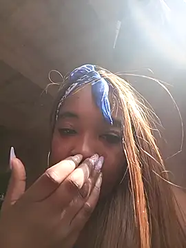 Snapshot of Charlotte__Brown_ chatting on 12-14-24, 07:03 Charlotte Brown online show from 12-14-24, 07:03