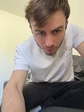 Julian128 online show from 04-18-26, 08:51