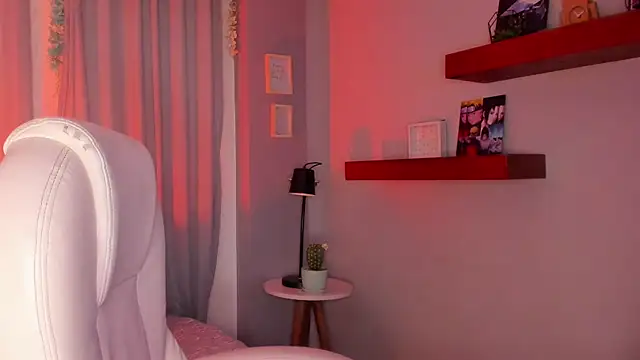 Snapshot of Violetta_Nur chatting on 02-12-25, 04:33 Violetta Nur online show from 02-12-25, 04:33