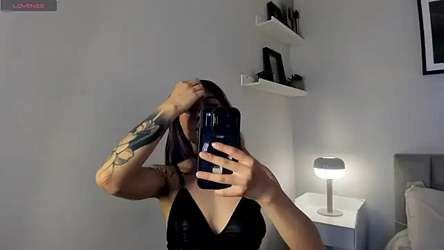 Snapshot of Violetta_Nur chatting on 06-26-26, 08:13 Violetta Nur online show from 06-26-26, 08:13