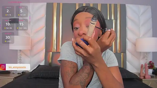 Anny osorio online show from 11-19-25, 07:47