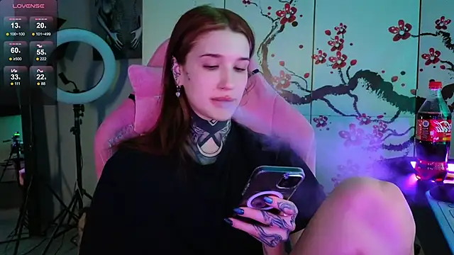 Snapshot of SophieInkk chatting on 01-27-25, 10:49 SophieInkk online show from 01-27-25, 10:49