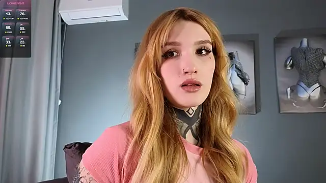 Snapshot of SophieInkk chatting on 02-28-25, 07:56 SophieInkk online show from 02-28-25, 07:56