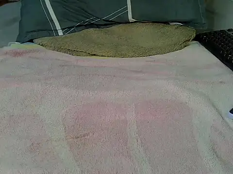 Snapshot of Elbony_ray chatting on 04-01-26, 02:14 Elbony ray online show from 04-01-26, 02:14