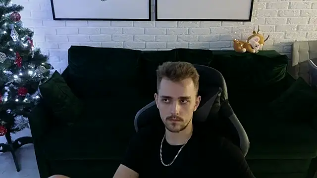 Larstar01 online show from 12-08-24, 04:25