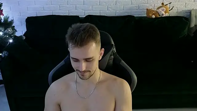 Larstar01 online show from 12-22-24, 05:01