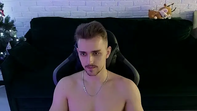 Larstar01 online show from 12-23-24, 05:28